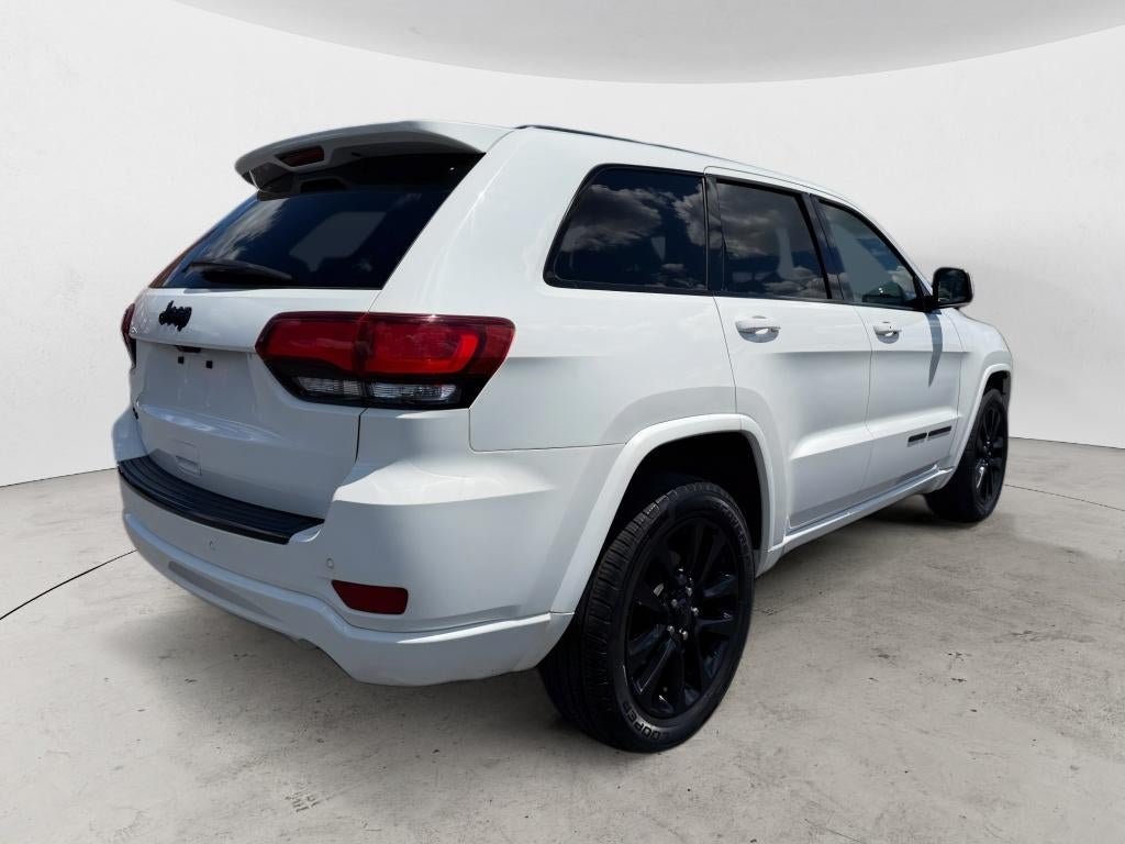 2017 Jeep Grand Cherokee — detail view
